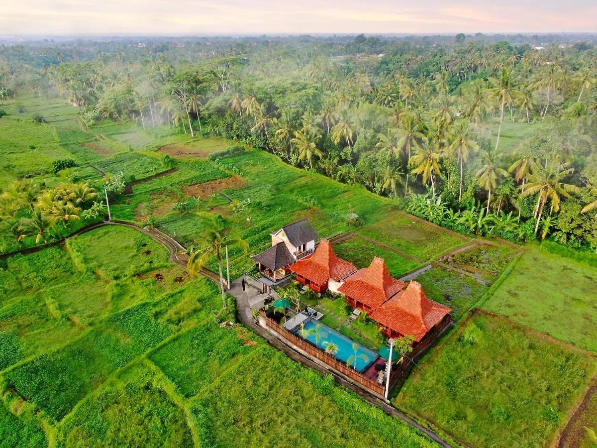 Oda ve Kahvaltı Romantic Deluxe 0Ne-Bedroom Wooden Villa 3 Ubud