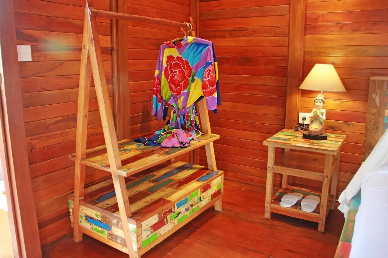 Oda ve Kahvaltı Romantic Deluxe 0Ne-Bedroom Wooden Villa 3 Ubud