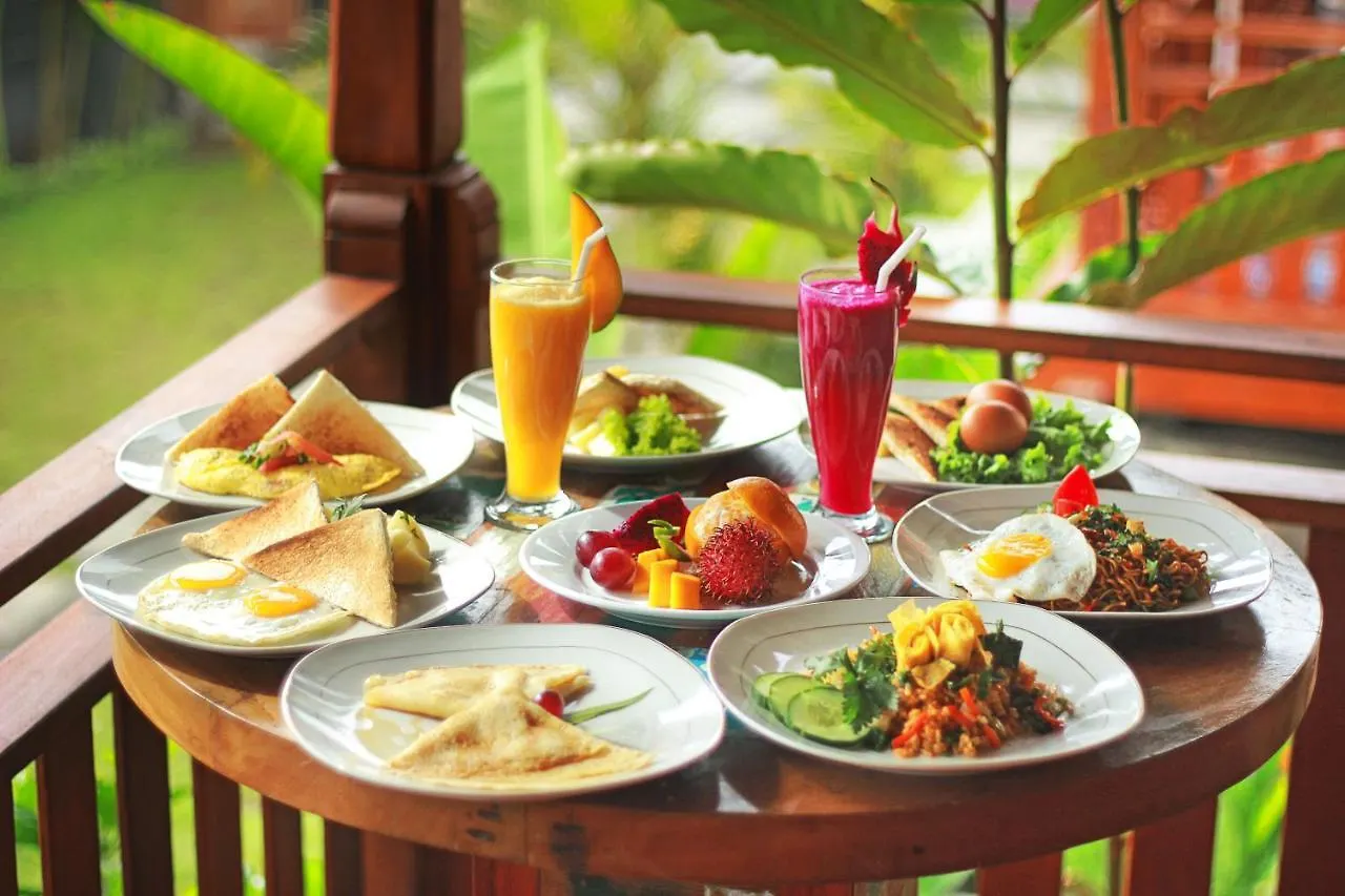 Oda ve Kahvaltı Romantic Deluxe 0Ne-Bedroom Wooden Villa 3 Ubud