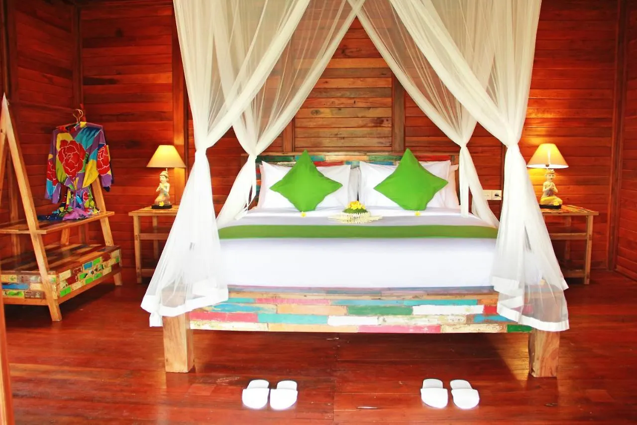Oda ve Kahvaltı Romantic Deluxe 0Ne-Bedroom Wooden Villa 3 Ubud Endonezya
